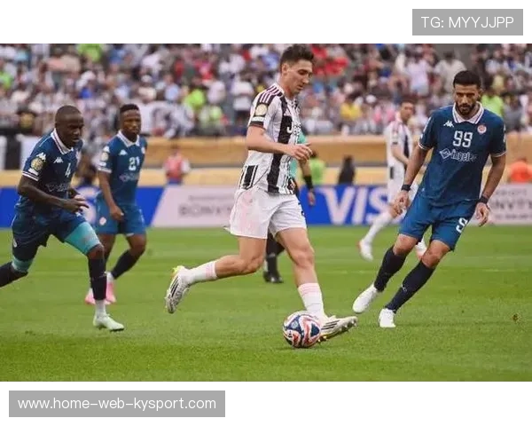 弗拉霍维奇接伊尔迪兹传球,门前抢点垫射入网 弗拉霍维奇接伊尔迪兹传球,门前抢点垫射入网