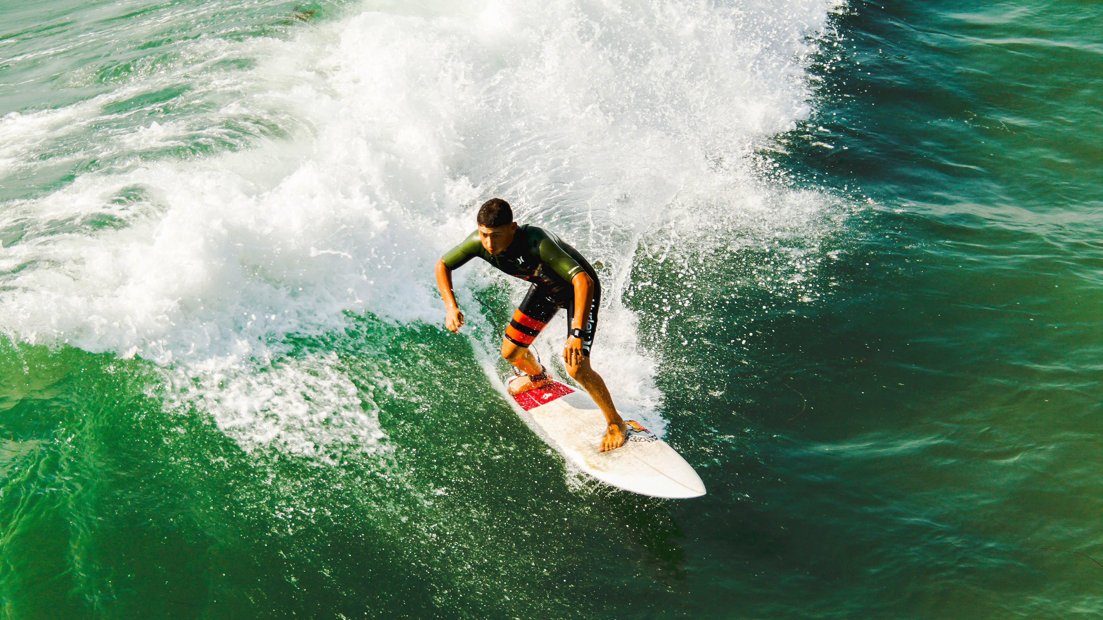 掘金129-104大胜勇士,库里缺席原形毕露,约基奇三节26+9+9,掘金中锋约基奇